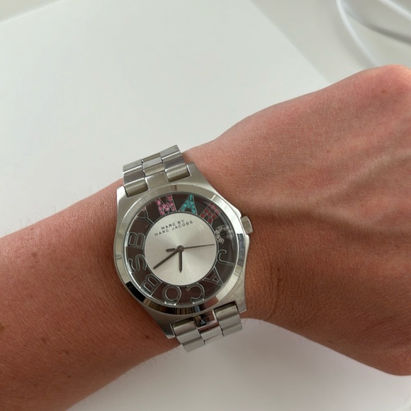 Marc By Marc Jacob’s silver watch - Picture 2 of 3